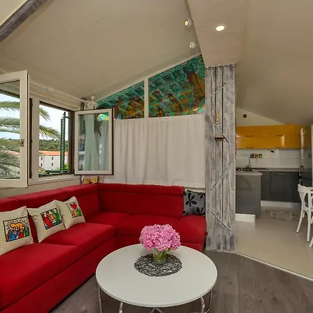 Montana, Town Centre Макарська