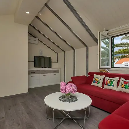 Montana, Town Centre * Макарська