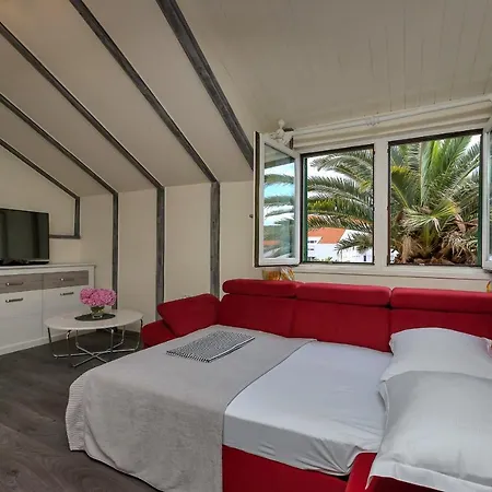 Montana, Town Centre * Makarska