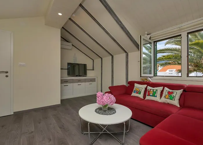 Montana, Town Centre * Макарська