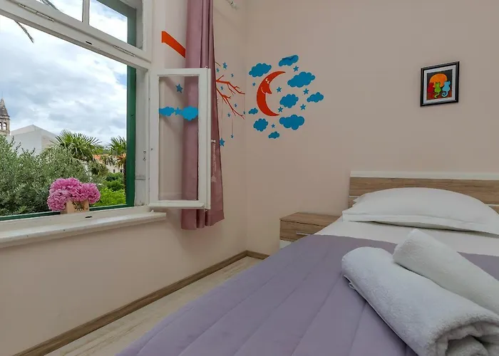 Montana, Town Centre Макарська